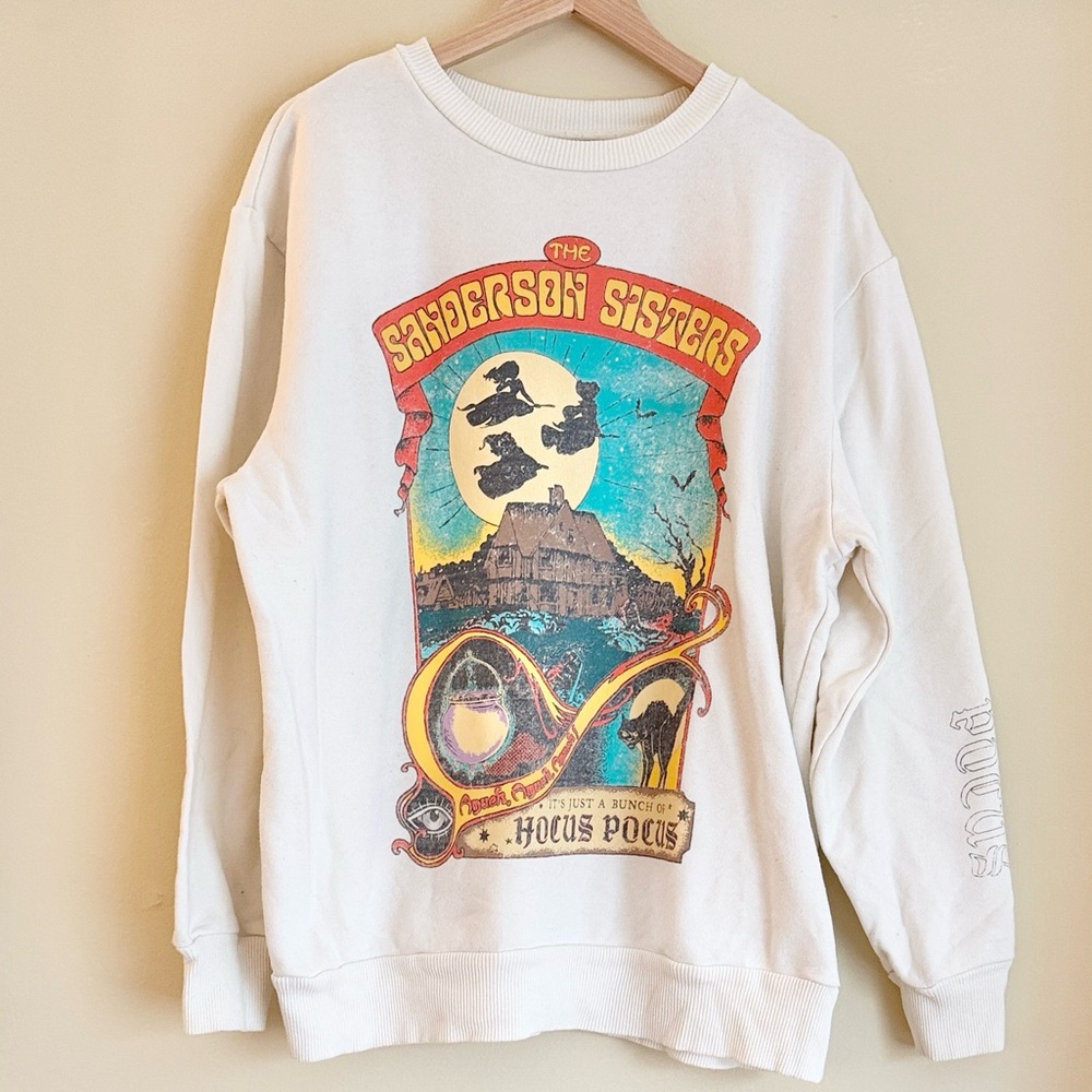 Disney women’s Large Hocus Pocus Fleece lined Crew Neck Sweatshirt